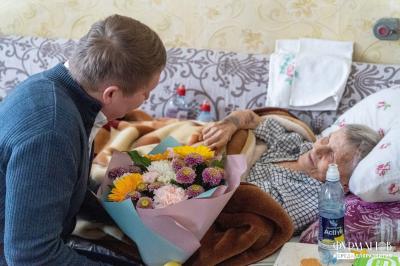 Глава Фурмановского района поздравил Татьяну Михеевну Добрыдневу с Днем Рождения!