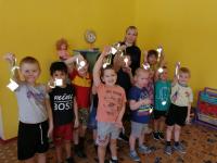 Воспитанники детского сада  № 8 «Березка» на практике убедились в полезных свойствах световозвращателей