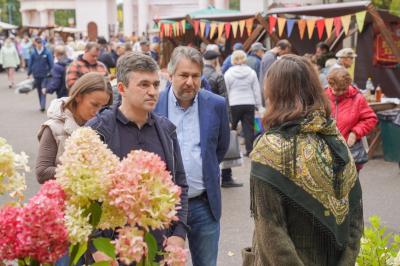 Начало осени в Иванове отметили ярким масштабным фестивалем «День урожая», посвященным окончанию сельскохозяйственного сезона и сбору рекордного за последние годы урожая.