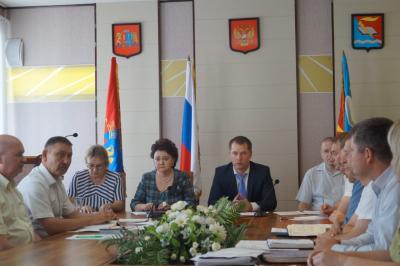 Традиционно, первая рабочая неделя месяца в администрации Фурмановского муниципального района началась с расширенного совещания.